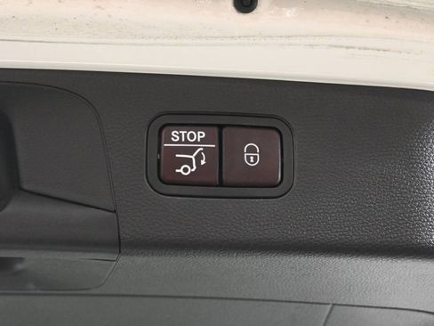 Used 2019 Mercedes-Benz GLC 300 4MATIC image 36