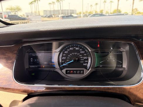 Used 2019 Ford Taurus Limited FWD image 36