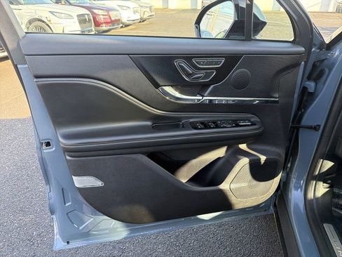 Certified 2023 Lincoln Corsair AWD w/ Equipment Group 101A image 10