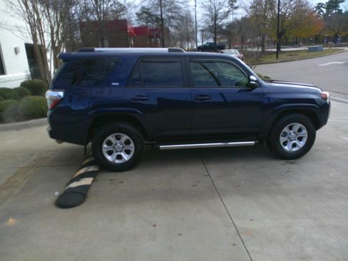 Used 2022 Toyota 4Runner SR5 Premium image 14