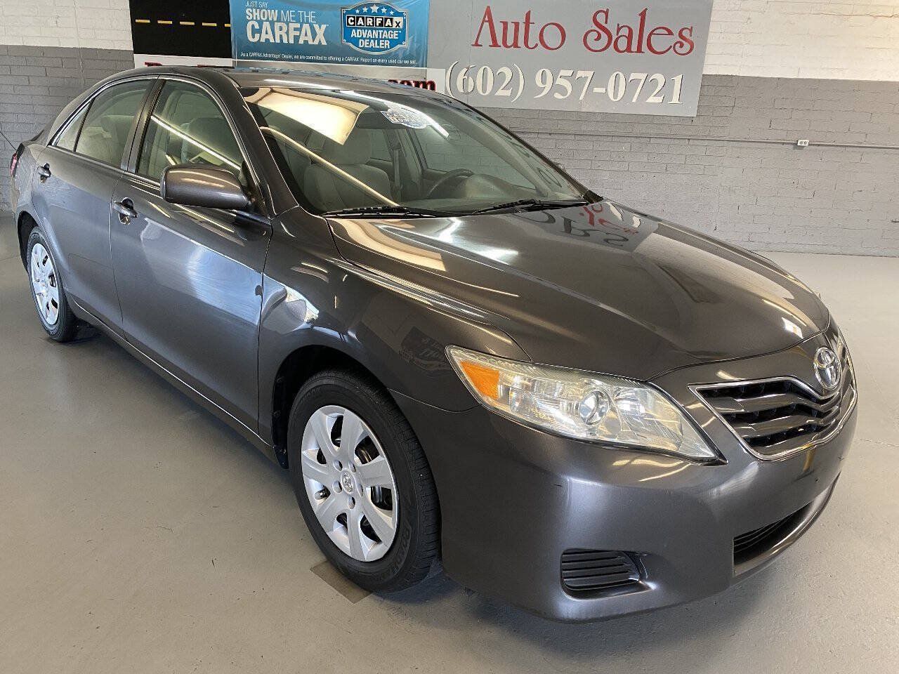 Used 2011 Toyota Camry LE FWD image 7
