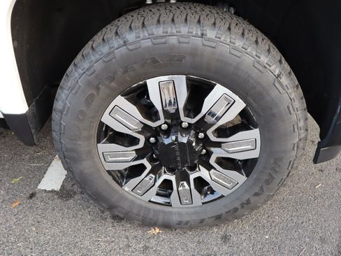 Used 2025 GMC Sierra 2500 Denali w/ Denali Reserve Package AWD/4WD image 16