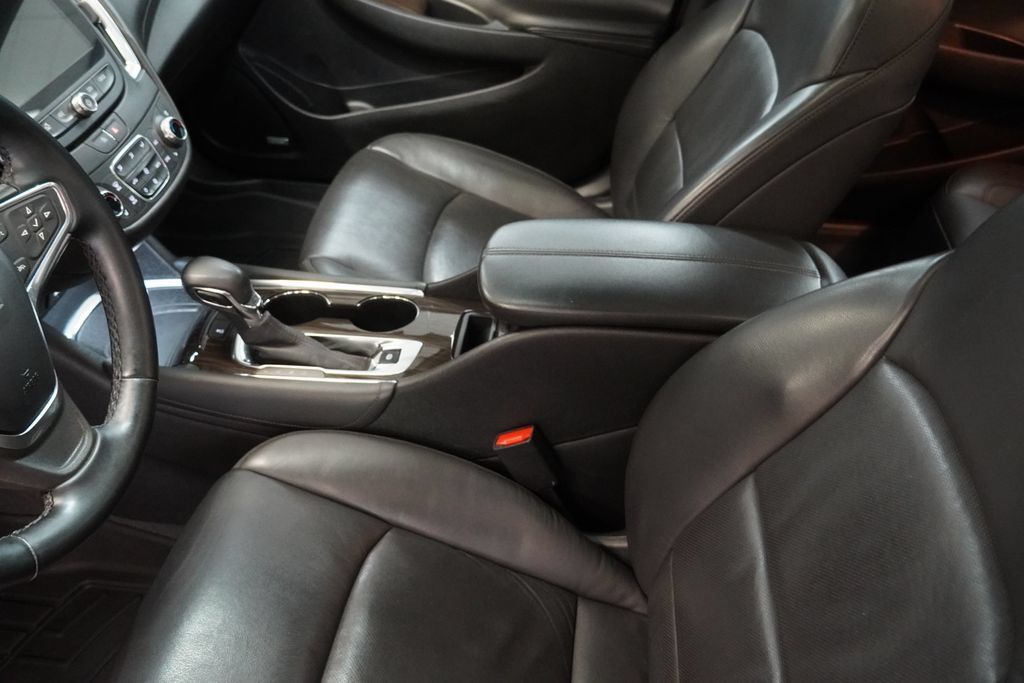 Used 2023 Chevrolet Malibu LT w/ Driver Confidence Package FWD image 8