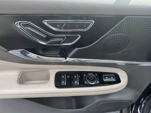 Used 2024 Lincoln Corsair AWD w/ Equipment Group 101A image 11