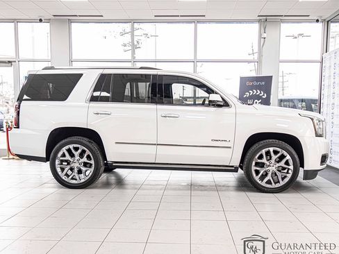 Used 2015 GMC Yukon Denali w/ Premium Package image 9