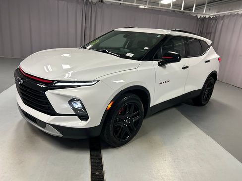 Used 2023 Chevrolet Blazer LT w/ Convenience Package FWD image 3