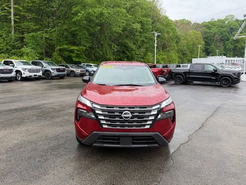 Used 2025 Nissan Rogue S AWD/4WD image 10