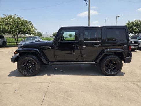 Used 2015 Jeep Wrangler Unlimited Sahara AWD/4WD image 3