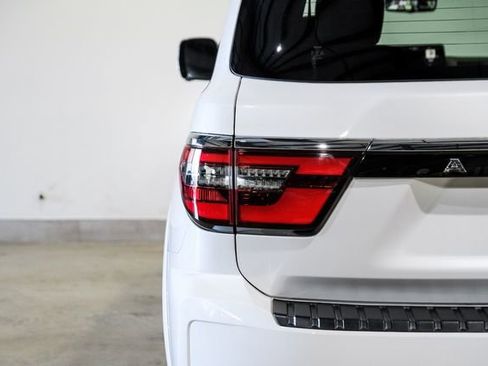 Used 2022 Nissan Armada Platinum w/ Captain's Chairs Package image 34