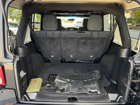 Used 2012 Jeep Wrangler Unlimited Sport AWD/4WD image 19