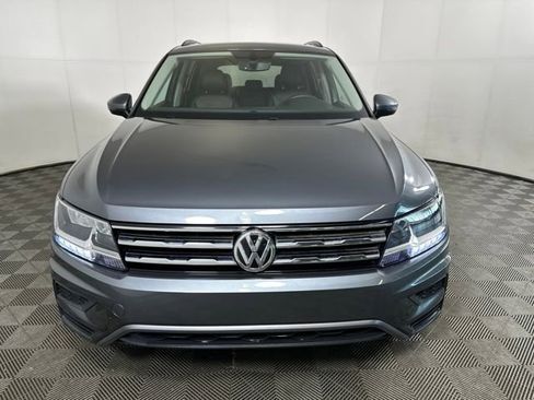 Used 2021 Volkswagen Tiguan SE w/ Panoramic Sunroof Package image 8