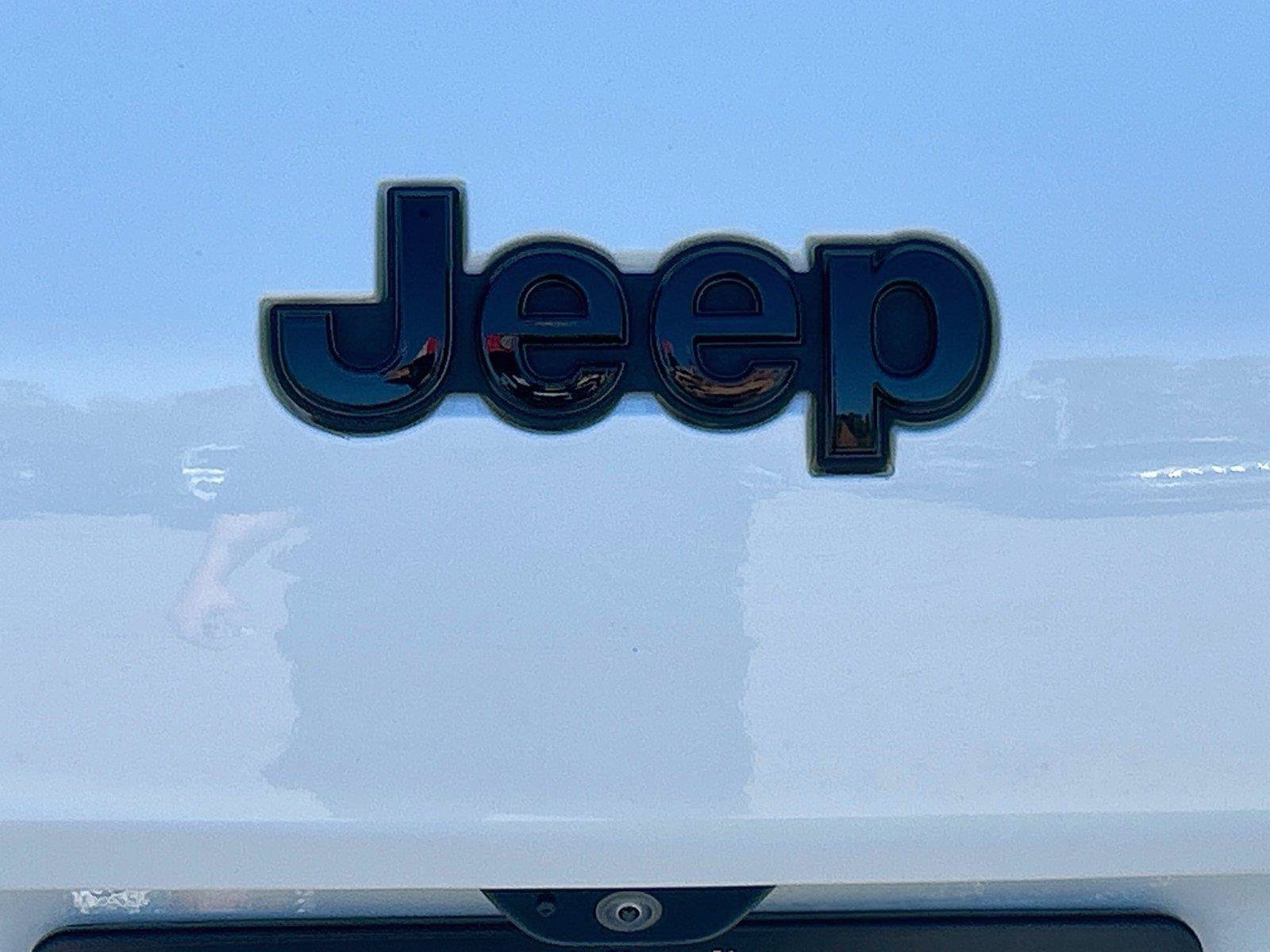 Used 2024 Jeep Grand Cherokee L Summit w/ High Altitude Package AWD/4WD image 13