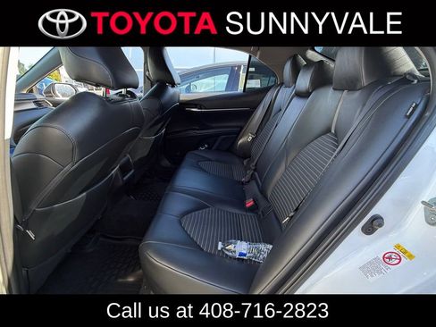 Used 2019 Toyota Camry SE FWD image 6
