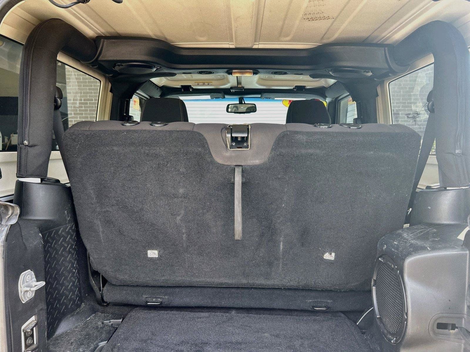 Used 2014 Jeep Wrangler Sahara w/ Connectivity Group AWD/4WD image 13
