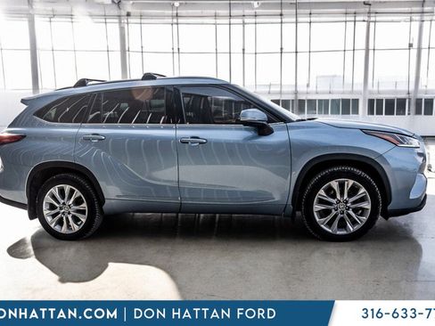 Used 2022 Toyota Highlander Limited image 26