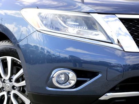 Used 2015 Nissan Pathfinder SL w/ SL Tech Package image 3