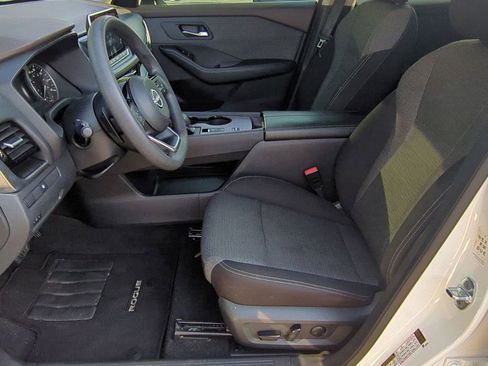 Used 2023 Nissan Rogue SV image 18