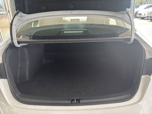 Used 2025 Toyota Corolla LE FWD image 32