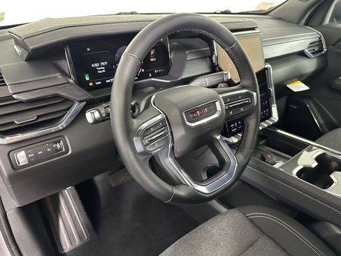 Used 2025 GMC Acadia Elevation w/ LPO, Floor Liner Package AWD/4WD image 11
