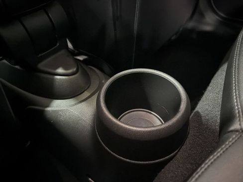 Used 2018 MINI Cooper 4-Door Hardtop image 30