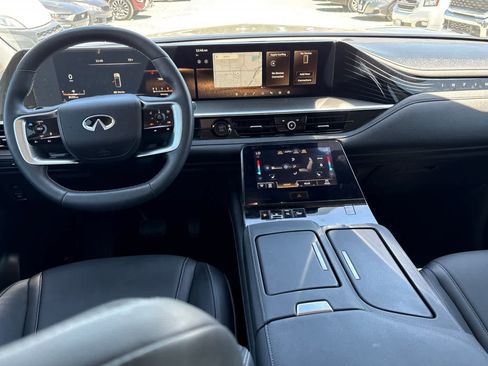 Used 2025 INFINITI QX80 Pure RWD image 4