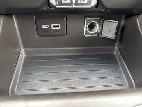 Used 2022 Chevrolet Suburban LS AWD/4WD image 25