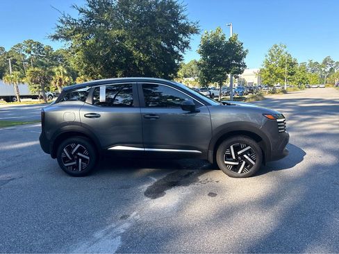 New 2025 Nissan Kicks SV w/ SV Premium Package FWD image 24