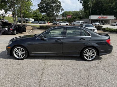 Used 2013 Mercedes-Benz C 300 4MATIC Sedan image 2