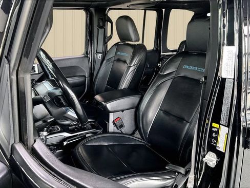 Used 2021 Jeep Wrangler Unlimited Rubicon 4xe w/ Dual Top Group AWD/4WD image 20