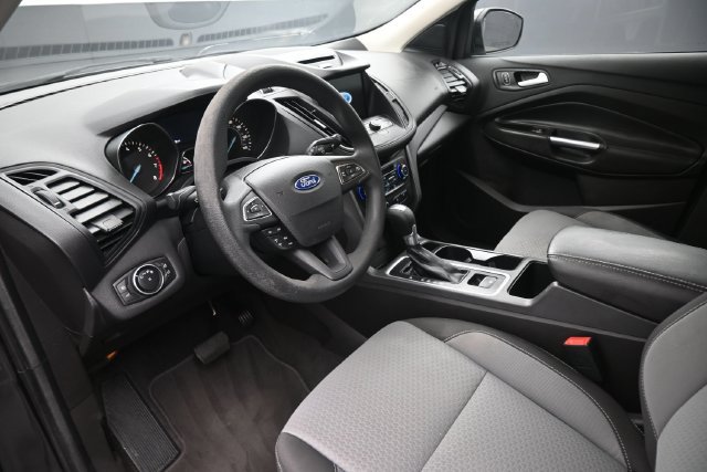 Used 2017 Ford Escape SE w/ Equipment Group 201A FWD image 18