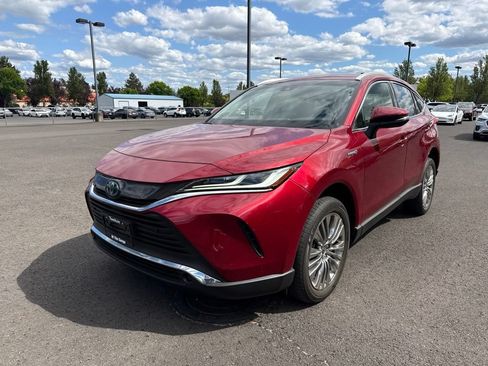 Used 2021 Toyota Venza XLE w/ Softex Package AWD/4WD image 3