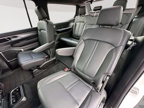 New 2026 Jeep Grand Wagoneer 4WD image 24