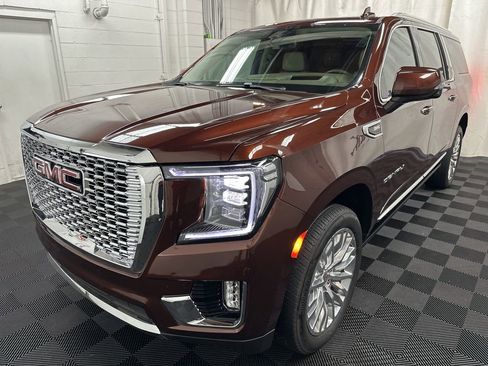 Used 2023 GMC Yukon XL Denali w/ Max Trailering Package AWD/4WD image 4