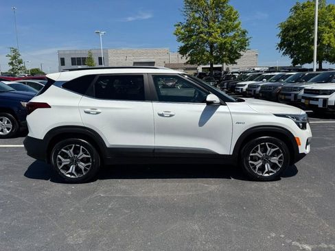 Used 2022 Kia Seltos EX AWD/4WD image 2