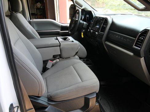 Used 2017 Ford F350 XLT w/ XLT Value Package AWD/4WD image 34