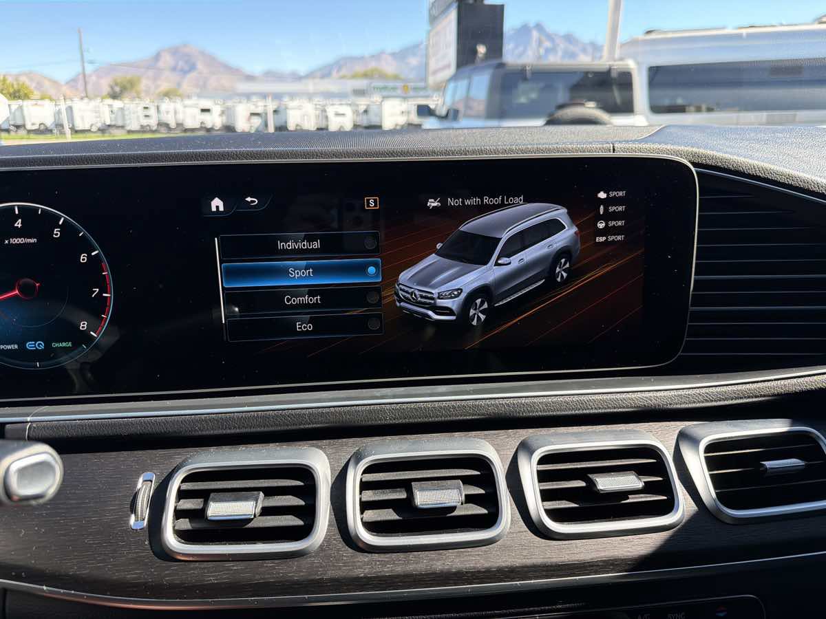 Used 2021 Mercedes-Benz GLS 450 4MATIC image 29