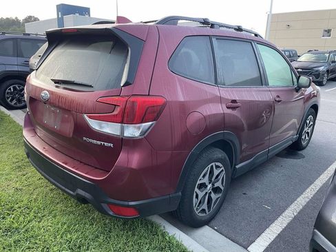 Used 2021 Subaru Forester Premium AWD/4WD image 4
