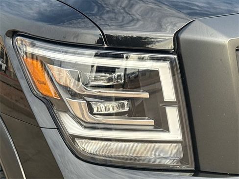 Used 2024 Nissan Titan PRO-4X w/ Pro-4x Convenience Package image 4