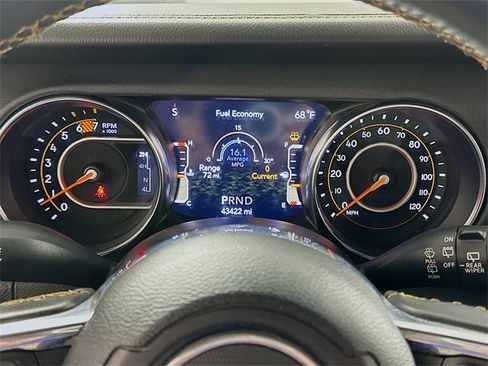 Used 2022 Jeep Wrangler Unlimited Sahara image 17