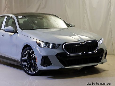 Used 2027 BMW 550e xDrive w/ Executive Package AWD/4WD image 2