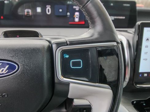 Used 2025 Ford Expedition Platinum w/ Driver's Package image 23