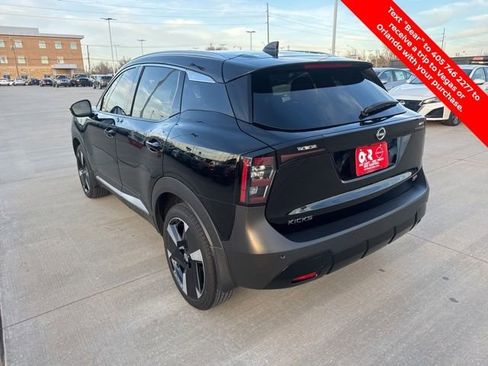 Certified 2025 Nissan Kicks SR image 3