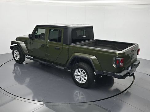Used 2023 Jeep Gladiator Sport AWD/4WD image 35
