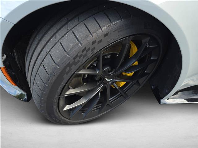 Used 2025 Aston Martin V8 Vantage Coupe RWD image 30