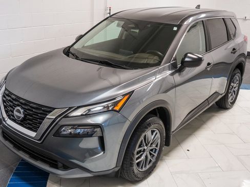 Used 2023 Nissan Rogue S image 38