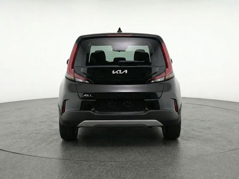 Used 2025 Kia Soul LX w/ LX Technology Package FWD image 7