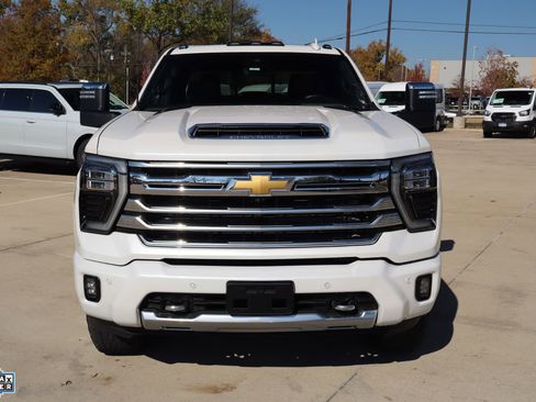 Used 2024 Chevrolet Silverado 3500 High Country w/ High Country Premium Package image 11