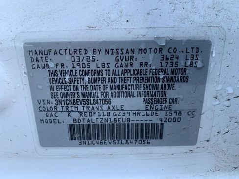 Used 2025 Nissan Versa SV w/ Trunk Package FWD image 30