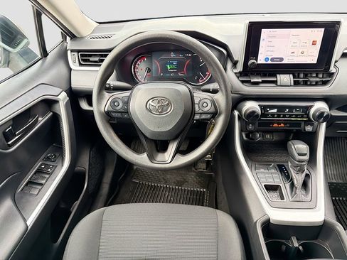 Used 2023 Toyota RAV4 LE AWD/4WD image 17