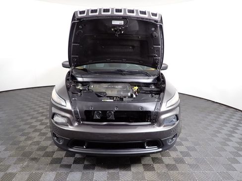 Used 2014 Jeep Cherokee Latitude w/ Cold Weather Group image 8